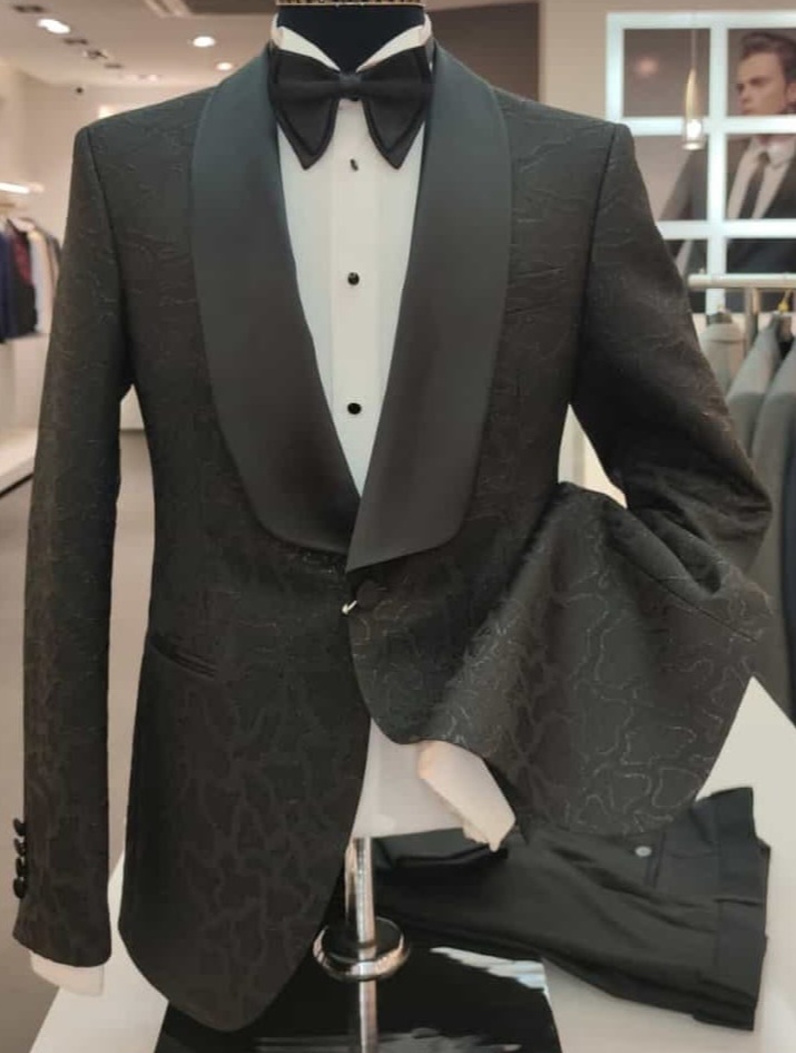 Σμόκιν σε μαύρο jacquard ύφασμα